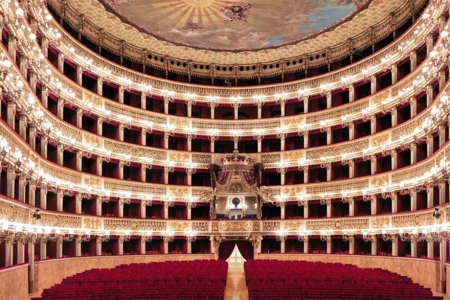 Visita Teatro San Carlo di Napoli con vera Astuni